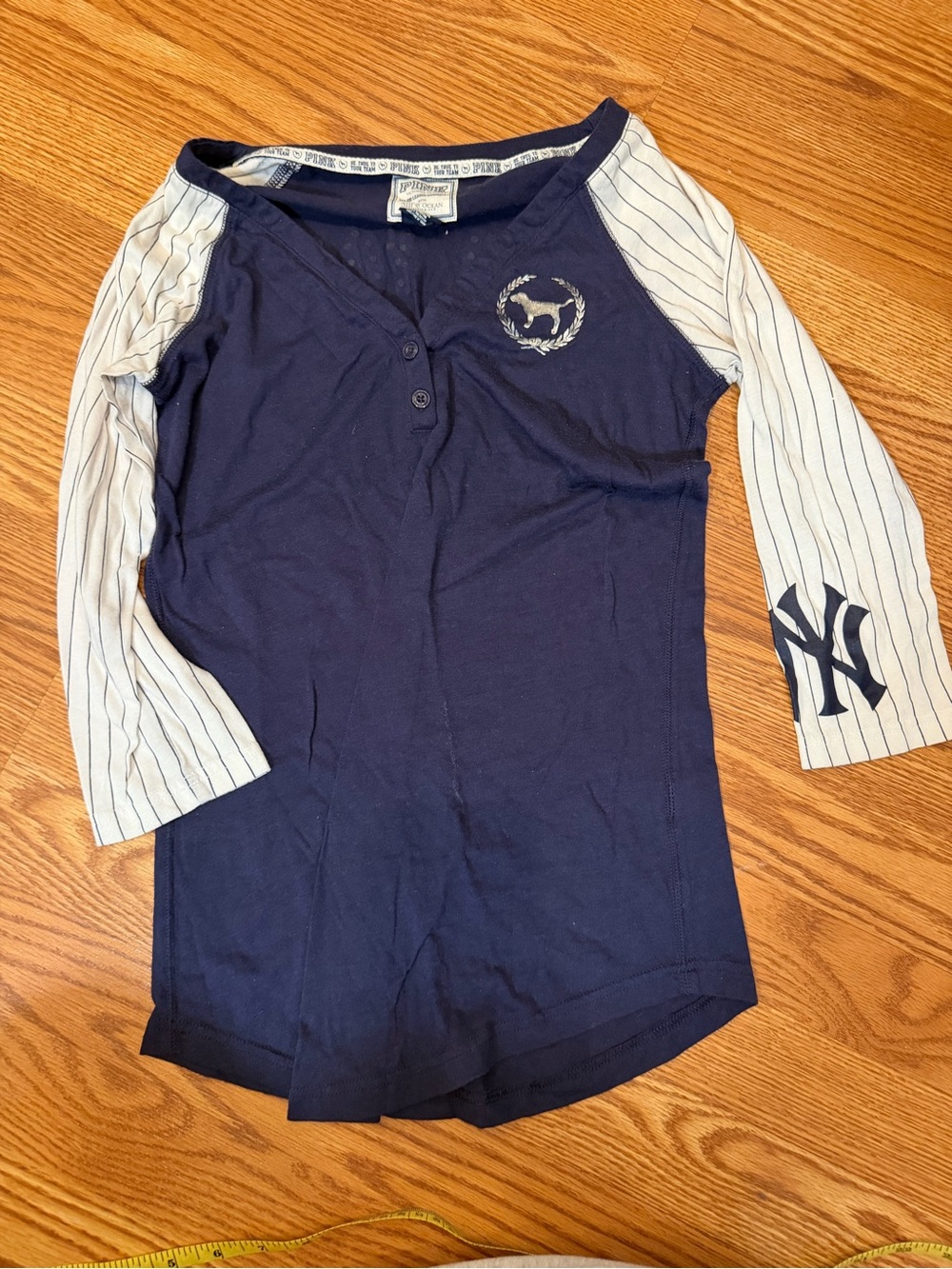 PINK Victoria’s Secret, Navy & White Womens Baseball Raglan Top, NY Yankees